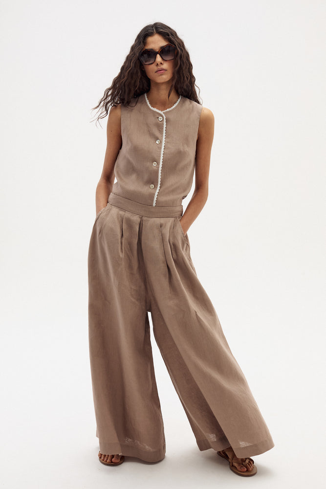 
                  
                    Pantalón Sabi en Lino - Soft Olive
                  
                