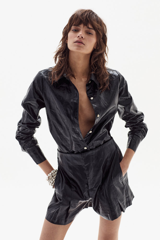 
                  
                    Short Frida en Lino Metalizado - Negro Metalizado
                  
                