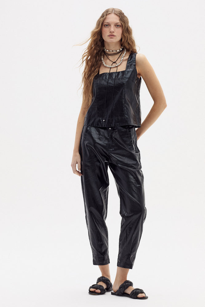 
                  
                    Pantalón Anya en Lino Metalizado - Negro
                  
                