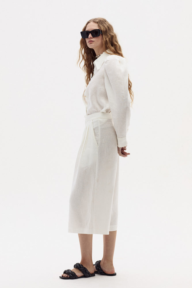 
                  
                    Bermuda Zuri en Lino - Blanco
                  
                