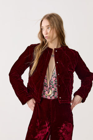 
                  
                    Chaqueta Gabrielle en terciopelo de seda - Rosso
                  
                