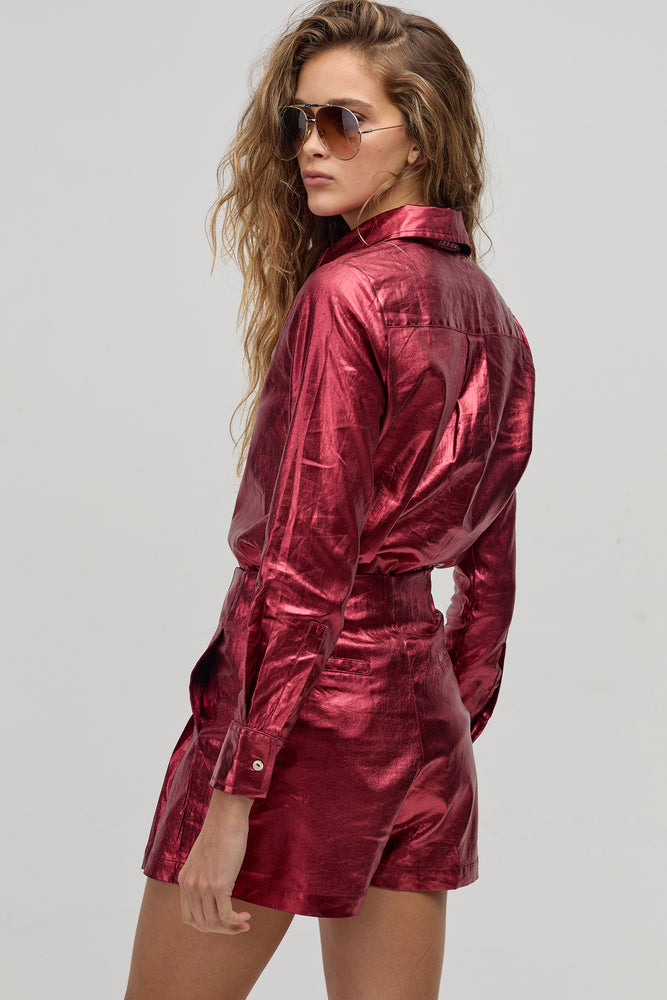 
                  
                    Short Frida en Lino Metalizado - Cherry
                  
                