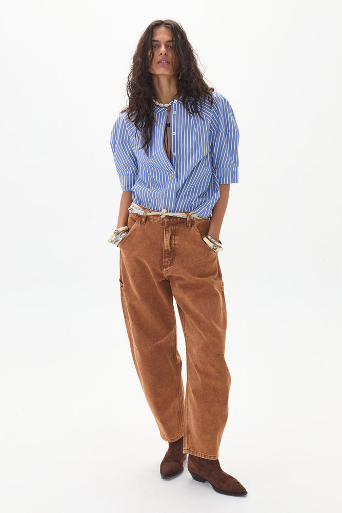 
                  
                    AMBAR, Barrel Jeans - Caramel
                  
                