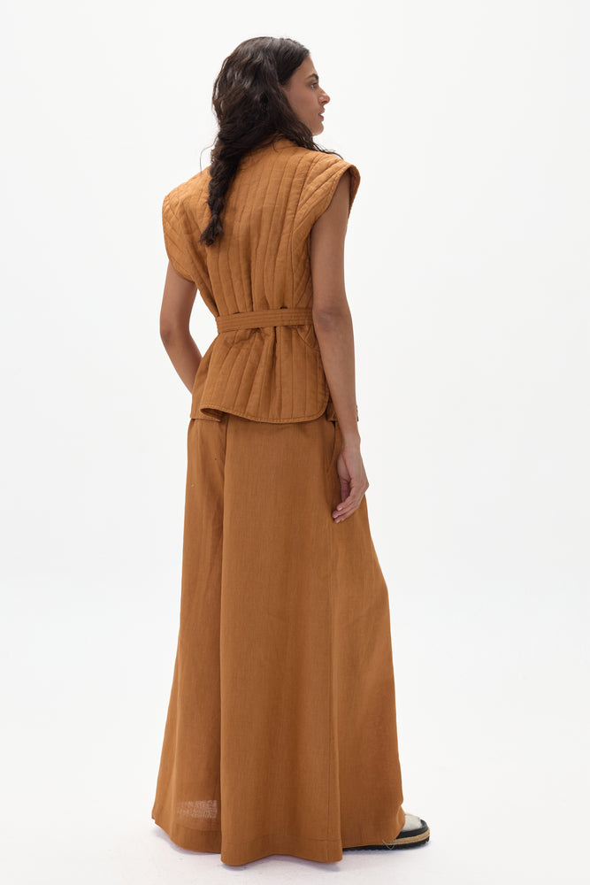 
                  
                    Pantalón Sabi en Lino - Caramel
                  
                