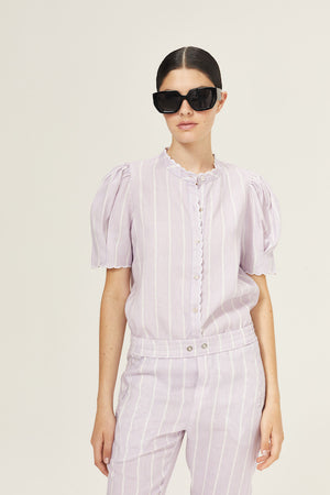 
                  
                    Camisa Scallop en Lino - Lilac Love
                  
                