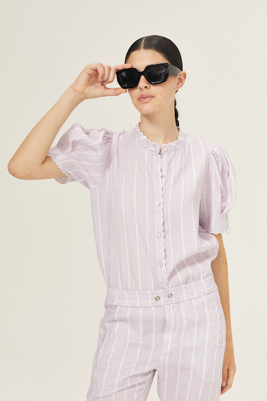 
                  
                    Camisa Scallop en Lino - Lilac Love
                  
                