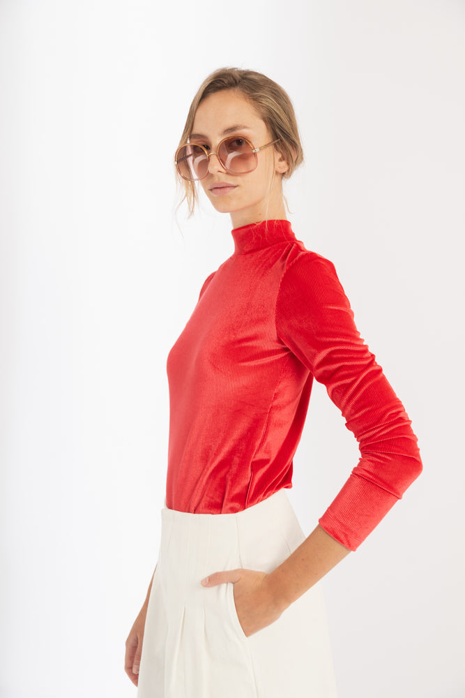 
                  
                    Top Surf en Velveteen Rib - Rojo
                  
                