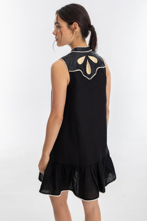 
                  
                    Vestido Far West en Lino - Negro con apliques metálicos
                  
                