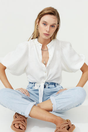 
                  
                    Camisa Bubble Crop - Blanco
                  
                